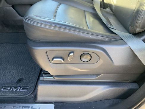 Used 2023 GMC Sierra 1500 Denali w/ Technology Package image 30