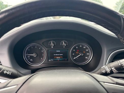 Used 2019 Buick Enclave Essence FWD image 23
