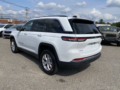 Certified 2022 Jeep Grand Cherokee Limited AWD/4WD image 8