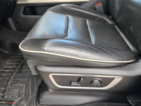 Used 2019 RAM 1500 Laramie AWD/4WD image 9