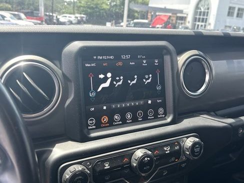 Used 2021 Jeep Wrangler Unlimited Rubicon AWD/4WD image 31