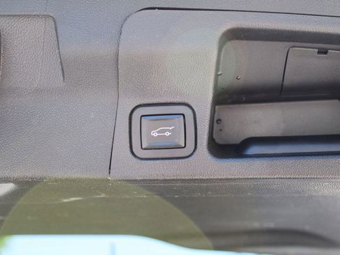 Used 2018 GMC Acadia SLT w/ LPO, Floor Liner Package FWD image 28