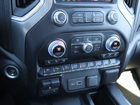 Used 2021 GMC Sierra 1500 Denali w/ Denali Ultimate Package image 18