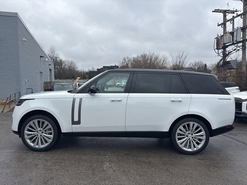 Certified 2024 Land Rover Range Rover Long Wheelbase SE image 2