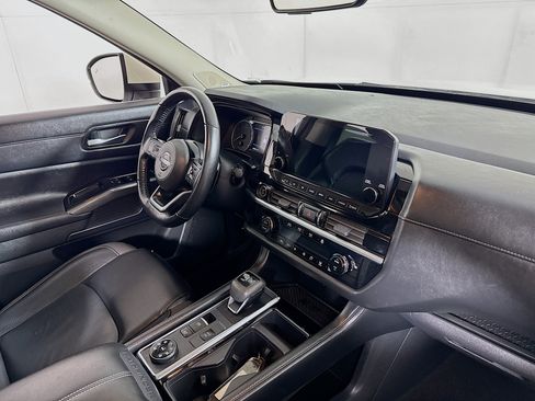 Used 2023 Nissan Pathfinder SL w/ SL Premium Package AWD/4WD image 29