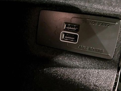 Used 2018 Volvo XC90 T6 R-Design w/ Convenience Package image 33