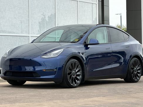 Used 2022 Tesla Model Y Performance image 8