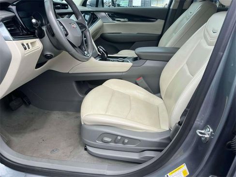 Used 2023 Cadillac XT6 Premium Luxury image 30