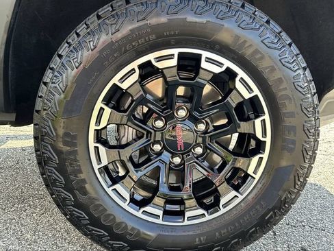 Used 2026 GMC Canyon AT4 AWD/4WD image 13