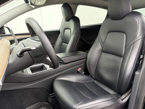 Used 2023 Tesla Model Y Long Range image 11