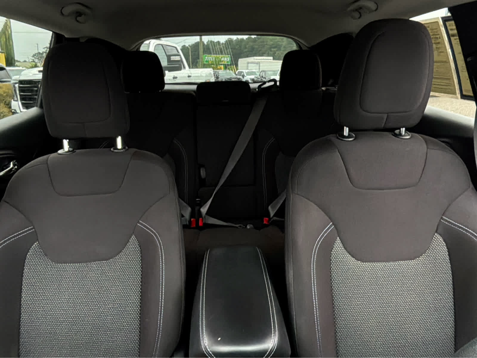 Used 2020 Jeep Cherokee Latitude FWD image 26