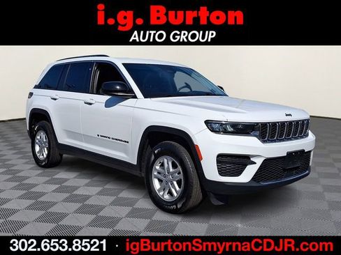 Used 2023 Jeep Grand Cherokee Laredo AWD/4WD image 1