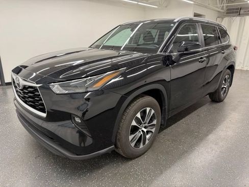 Certified 2025 Toyota Highlander XLE AWD/4WD image 5