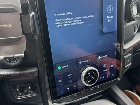 Used 2024 Ford Expedition Limited RWD image 11