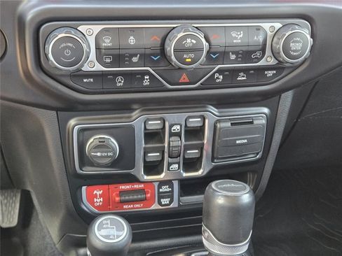 Certified 2021 Jeep Gladiator Rubicon AWD/4WD image 61