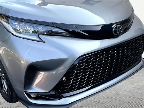 Used 2026 Toyota Sienna XSE AWD/4WD image 30