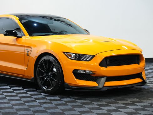 Used 2018 Ford Mustang Shelby GT350 image 9