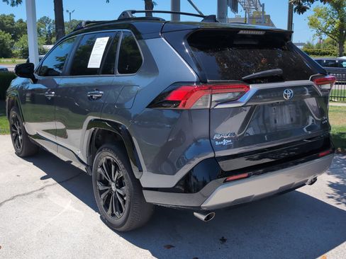 Used 2025 Toyota RAV4 XSE AWD/4WD image 8