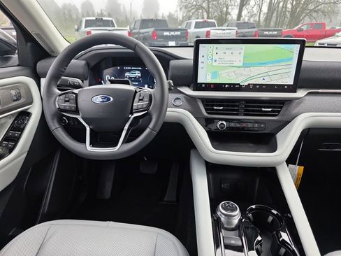 New 2026 Ford Explorer Platinum w/ LUX Leather Package AWD/4WD image 10