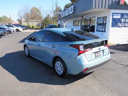 Used 2022 Toyota Prius LE image 8