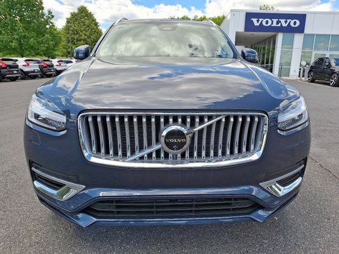 Used 2025 Volvo XC90 T8 Plus image 2