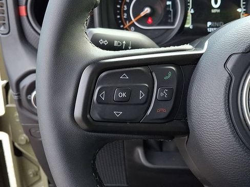 Used 2026 Jeep Wrangler Unlimited Rubicon AWD/4WD image 22