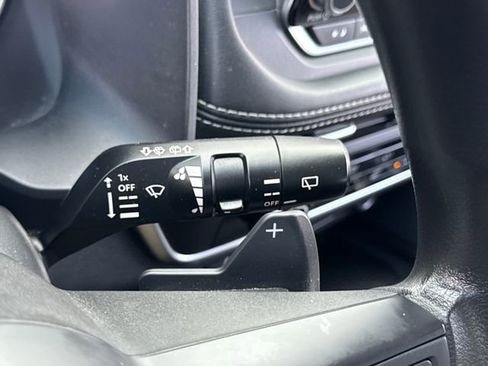 Used 2022 Nissan Rogue S image 19