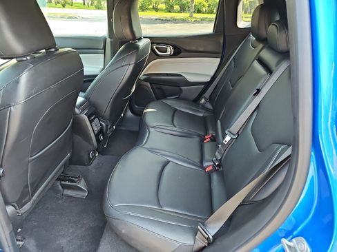Used 2025 Jeep Compass Limited AWD/4WD image 17