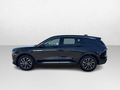 Used 2024 Lincoln Nautilus Premier image 8