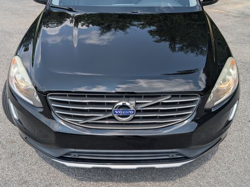 Used 2016 Volvo XC60 T5 w/ Proximity Package FWD image 12
