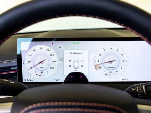 Used 2026 Genesis GV70 3.5T Sport Prestige image 12