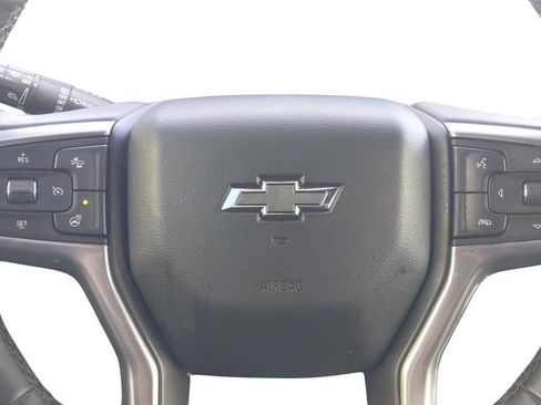 Used 2023 Chevrolet Suburban Z71 w/ Luxury Package image 20