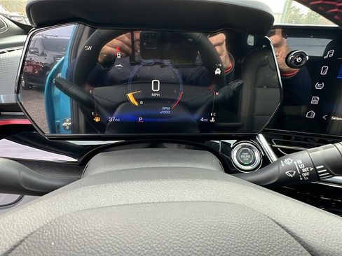 New 2026 Chevrolet Trax RS w/ Sunroof Package image 21