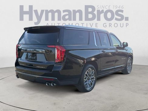 Used 2023 GMC Yukon XL Denali Ultimate AWD/4WD image 3