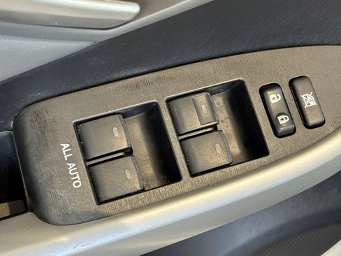 Used 2015 Toyota Prius Five FWD image 13