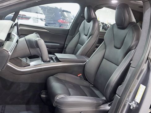 Used 2022 Tesla Model X Plaid image 23