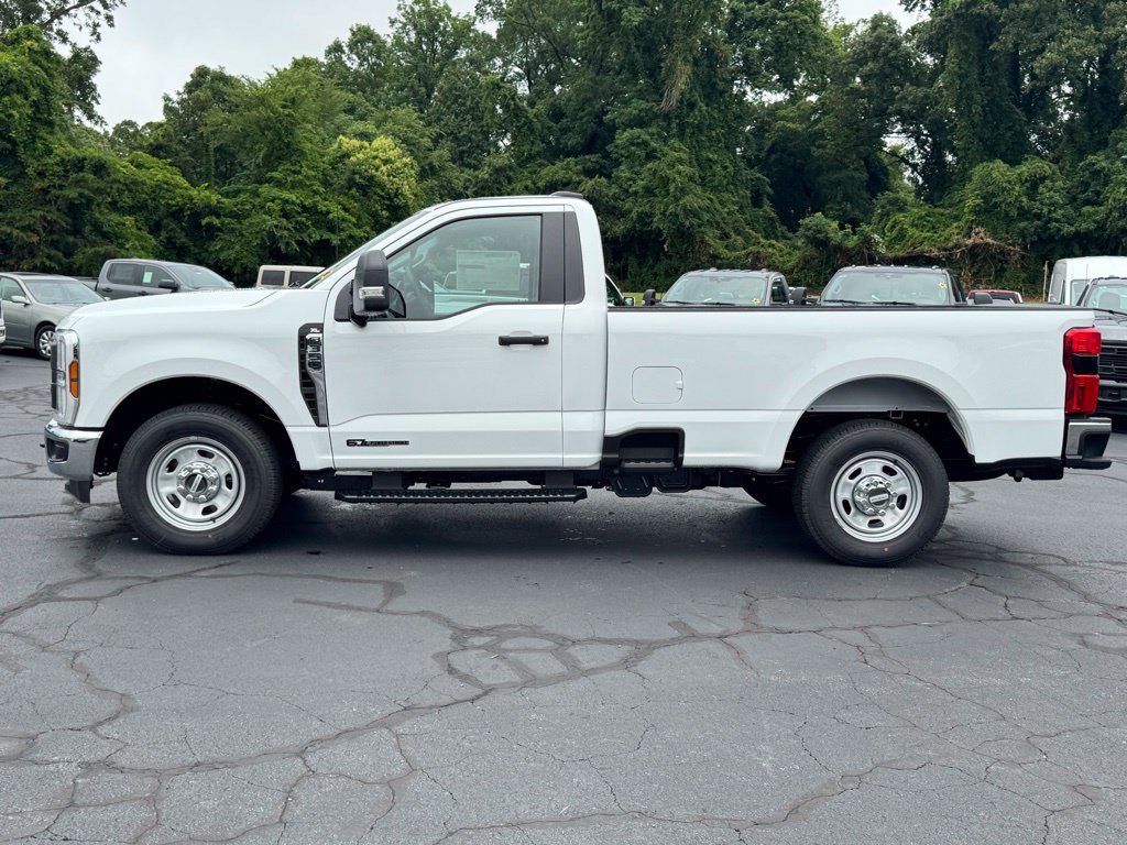 Used 2025 Ford F350 XL w/ 360-Degree Camera Package RWD image 3