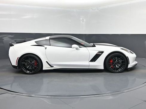 Used 2016 Chevrolet Corvette Z06 w/ 3LZ Preferred Equipment Group RWD image 2