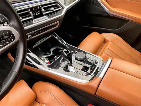 Used 2022 BMW X7 xDrive40i w/ M Sport Package image 21