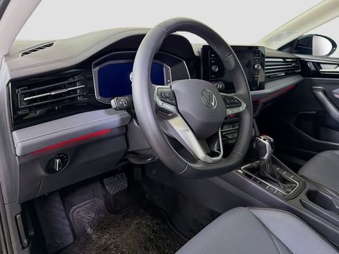 New 2025 Volkswagen Jetta SEL FWD image 9