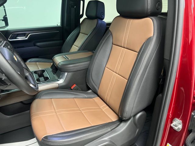 Used 2025 Chevrolet Silverado 3500 High Country w/ High Country Premium Package AWD/4WD image 22