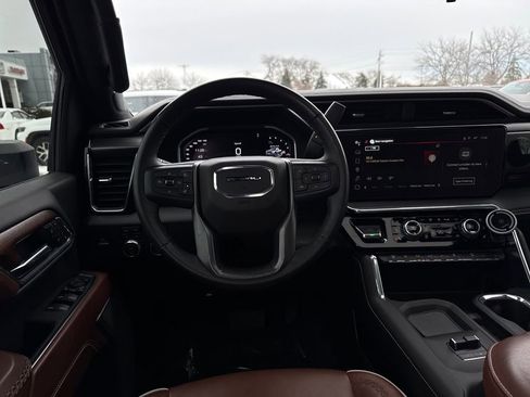Used 2024 GMC Sierra 2500 Denali Ultimate image 16