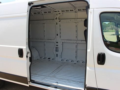 Used 2026 RAM ProMaster 3500 w/ Convenience Group FWD image 14