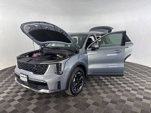 Certified 2025 Kia Sorento S image 12