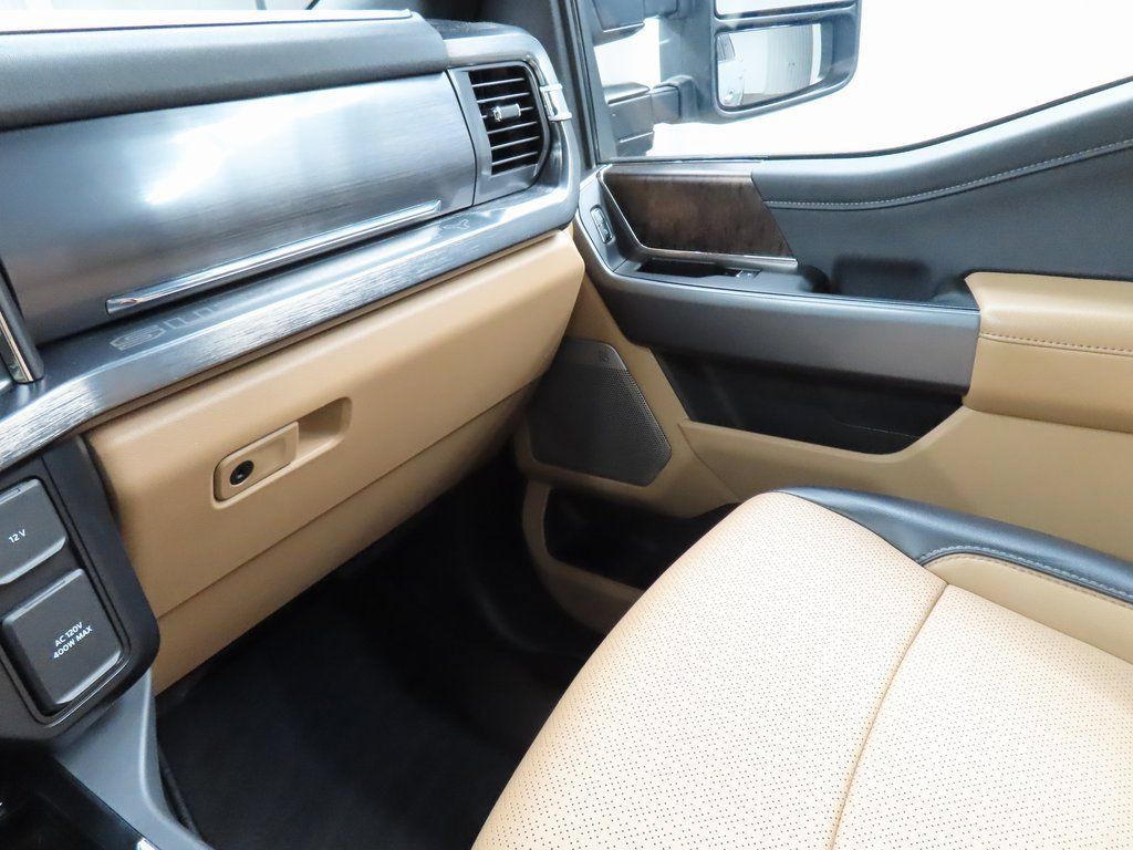 Used 2025 Ford F350 Lariat AWD/4WD image 22