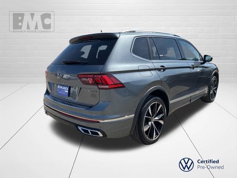 Certified 2022 Volkswagen Tiguan SEL R-Line image 3