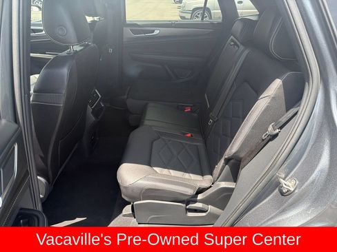 Used 2025 Volkswagen Atlas Cross Sport SE FWD image 24