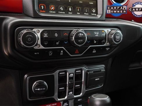 Certified 2022 Jeep Gladiator Rubicon w/ Cold Weather Group image 22