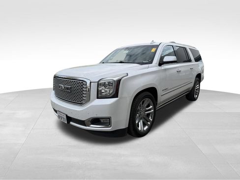 Used 2017 GMC Yukon XL Denali w/ Open Road Package AWD/4WD image 7