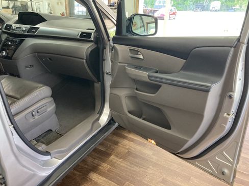 Used 2012 Honda Odyssey EX-L image 19